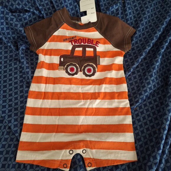 here comes trouble onesie 6 months - Picture 1 of 5